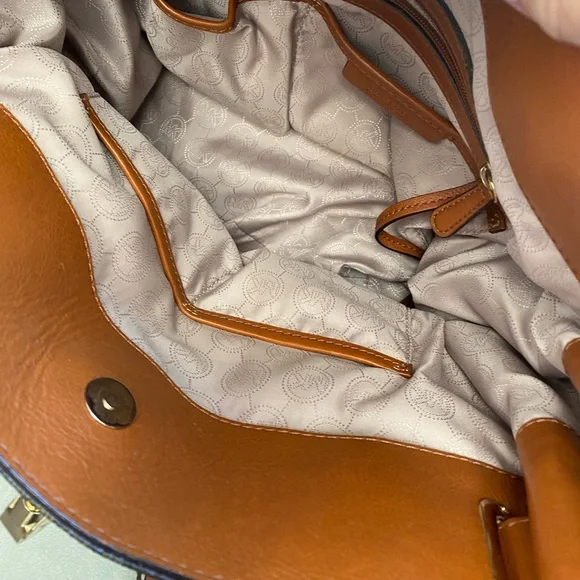 Michael Kors Hamilton bag - Picture 13 of 15